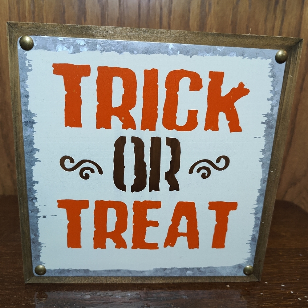 Halloween Holiday Home Trick or Treat Cut Out Sign, 7x7